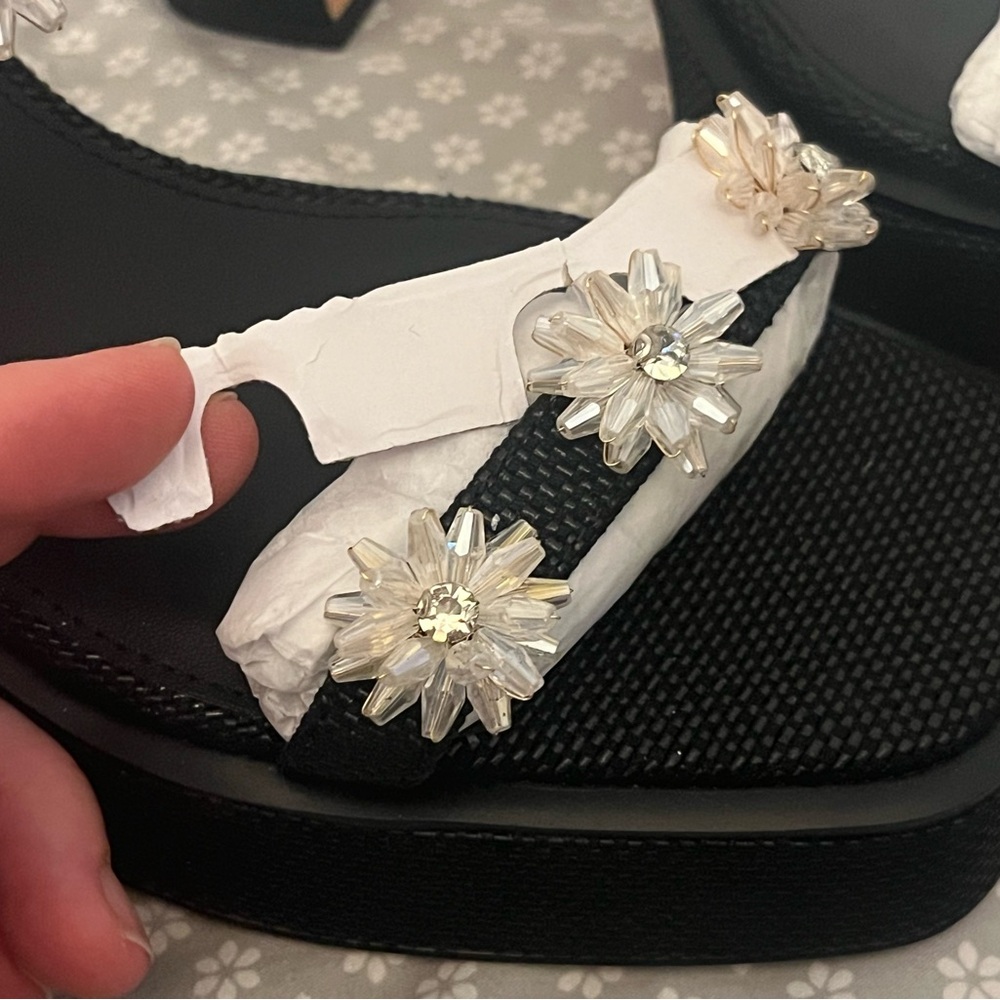 Katy Perry Black  Floral Sandals Heels new size 9 - Picture 2 of 16